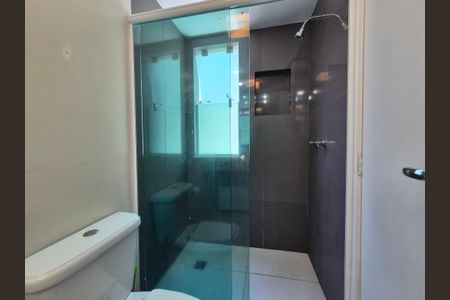 Casa de condomínio à venda com 272m², 4 quartos e 4 vagas Casa de condomínio à venda com 272m², 4 quartos e 4 vagasBanheiro