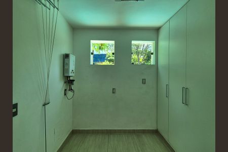 Casa de condomínio à venda com 272m², 4 quartos e 4 vagas Casa de condomínio à venda com 272m², 4 quartos e 4 vagasÁrea de Serviço