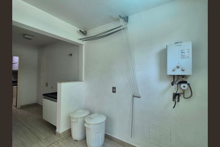 Casa de condomínio à venda com 272m², 4 quartos e 4 vagas Casa de condomínio à venda com 272m², 4 quartos e 4 vagasÁrea de Serviço