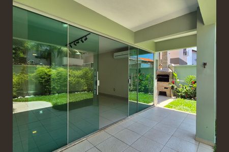 Varanda  de casa de condomínio à venda com 4 quartos, 272m² em Barra da Tijuca, Rio de Janeiro