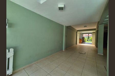 Casa de condomínio à venda com 272m², 4 quartos e 4 vagas Casa de condomínio à venda com 272m², 4 quartos e 4 vagasVaranda