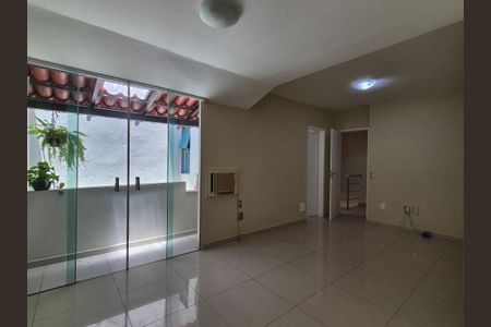 Casa de condomínio à venda com 272m², 4 quartos e 4 vagas Casa de condomínio à venda com 272m², 4 quartos e 4 vagasSuíte 2