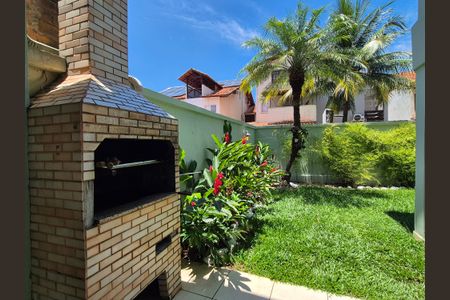 Casa de condomínio à venda com 272m², 4 quartos e 4 vagas