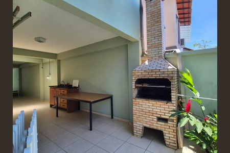 Casa de condomínio à venda com 272m², 4 quartos e 4 vagas Casa de condomínio à venda com 272m², 4 quartos e 4 vagasChurrasqueira