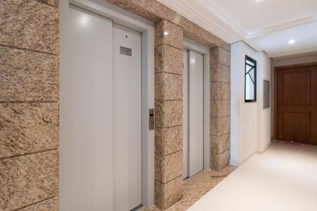 Apartamento para alugar com 44m², 1 quarto e sem vagaElevadores