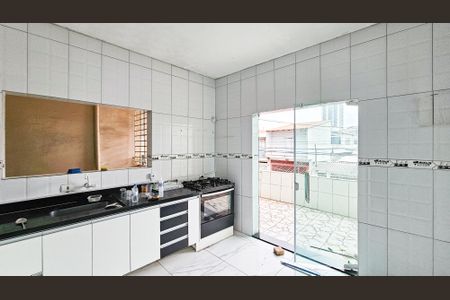 Casa à venda com 5 quartos, 180m² em Rochdale, Osasco