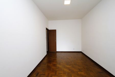 Quarto 1 de apartamento para alugar com 2 quartos, 75m² em Barro Preto, Belo Horizonte