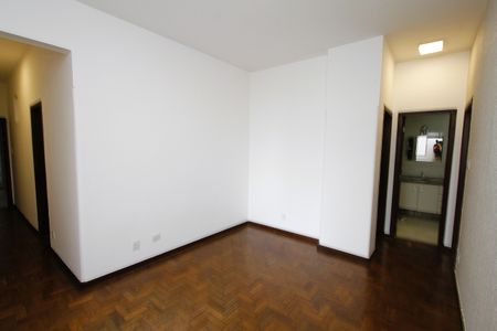 Sala de apartamento para alugar com 2 quartos, 75m² em Barro Preto, Belo Horizonte