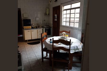 Casa à venda com 154m², 4 quartos e 1 vaga Casa à venda com 154m², 4 quartos e 1 vagaCozinha