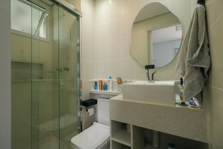 Apartamento à venda com 69m², 3 quartos e 2 vagas Apartamento à venda com 69m², 3 quartos e 2 vagasBanheiro da Suíte