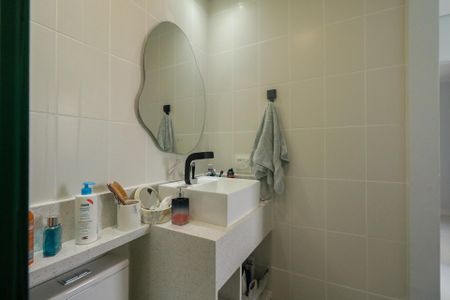 Apartamento à venda com 69m², 3 quartos e 2 vagas Apartamento à venda com 69m², 3 quartos e 2 vagasBanheiro da Suíte
