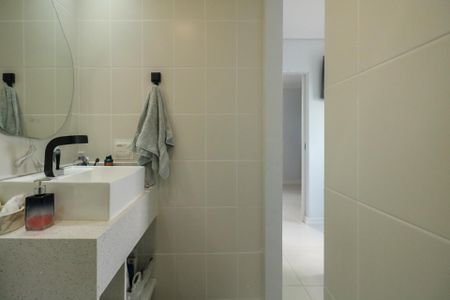 Apartamento à venda com 69m², 3 quartos e 2 vagas Apartamento à venda com 69m², 3 quartos e 2 vagasBanheiro da Suíte