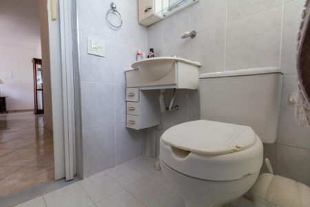 Apartamento à venda com 55m², 2 quartos e 1 vaga Apartamento à venda com 55m², 2 quartos e 1 vagaBanheiro