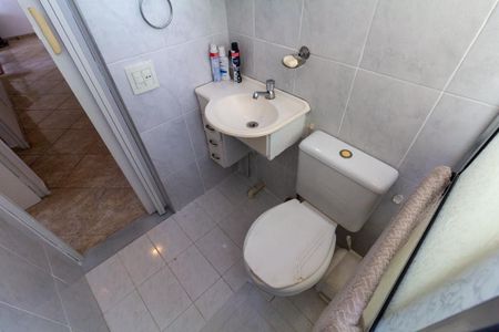 Apartamento à venda com 55m², 2 quartos e 1 vaga Apartamento à venda com 55m², 2 quartos e 1 vagaBanheiro