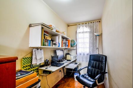 Casa à venda com 165m², 3 quartos e 3 vagasEscritório