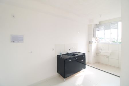 Cozinha de apartamento para alugar com 2 quartos, 35m² em Jardim Sabara, São Paulo