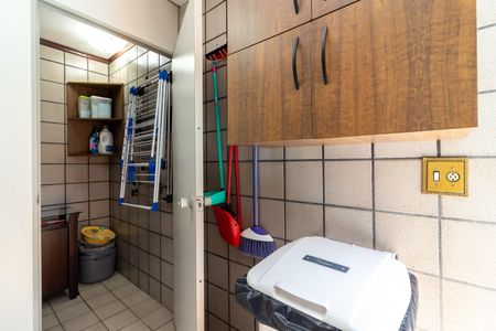 Casa à venda com 350m², 3 quartos e 6 vagasÁrea de Serviço