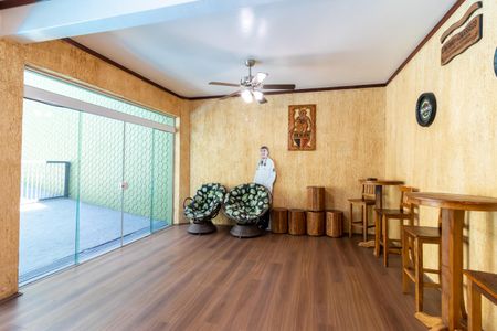 Casa à venda com 350m², 3 quartos e 6 vagasChurrasqueira