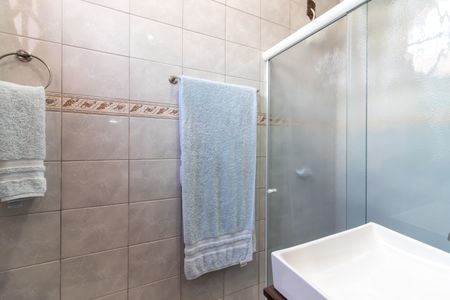 Casa à venda com 350m², 3 quartos e 6 vagasBanheiro da Suíte 2