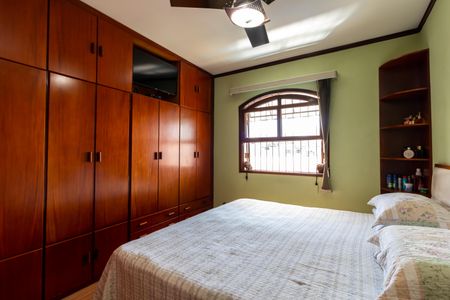 Casa à venda com 350m², 3 quartos e 6 vagasSuíte 1