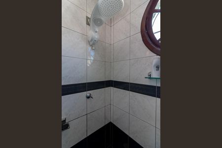 Casa à venda com 350m², 3 quartos e 6 vagasBanheiro da Suíte 1