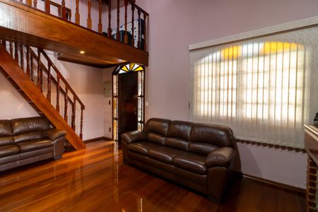 Casa à venda com 350m², 3 quartos e 6 vagasSala de Estar