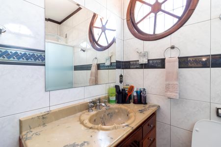 Casa à venda com 350m², 3 quartos e 6 vagasBanheiro da Suíte 1