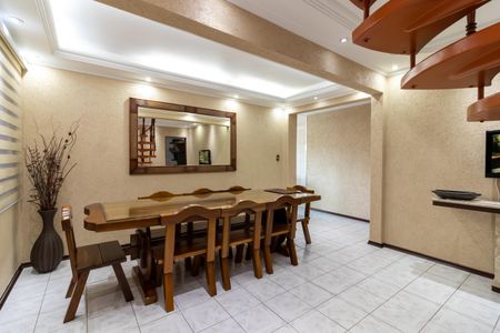 Casa à venda com 350m², 3 quartos e 6 vagasSala de Jantar