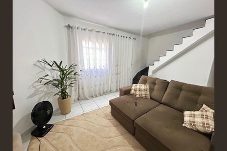 Casa à venda com 239m², 4 quartos e 2 vagasSala casa 1