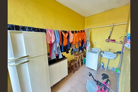 Casa à venda com 239m², 4 quartos e 2 vagasÁrea de Serviço