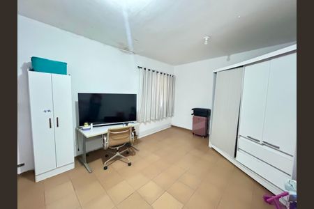 Casa à venda com 239m², 4 quartos e 2 vagasQuarto 1