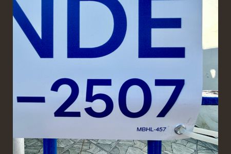 Casa à venda com 239m², 4 quartos e 2 vagasCódigo da placa MBHL-457