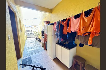 Casa à venda com 239m², 4 quartos e 2 vagasÁrea de Serviço