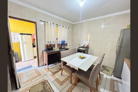 Casa à venda com 239m², 4 quartos e 2 vagasCozinha 