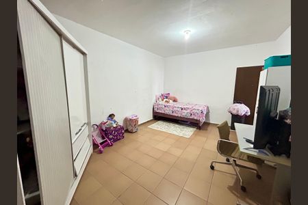 Casa à venda com 239m², 4 quartos e 2 vagasQuarto 1