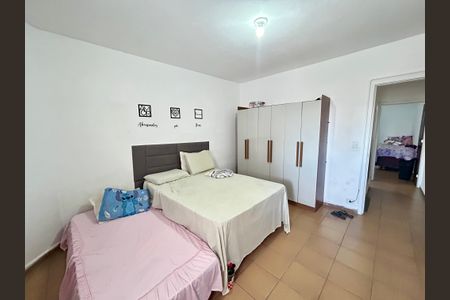 Casa à venda com 239m², 4 quartos e 2 vagasQuarto 2