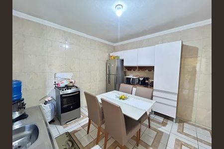 Casa à venda com 239m², 4 quartos e 2 vagasCozinha