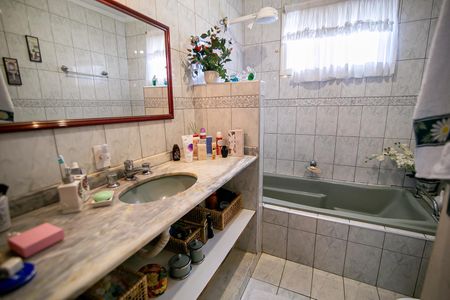 Banheiro da Suíte de casa para alugar com 3 quartos, 128m² em Chácaras Alvorada, Indaiatuba