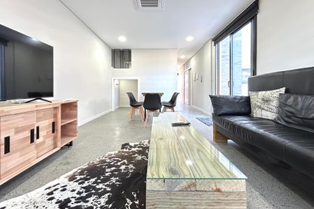 Sala de casa para alugar com 2 quartos, 124m² em Campeche, Florianópolis