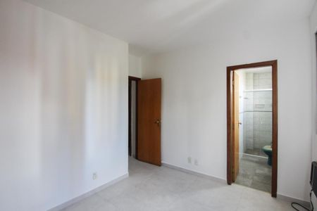 Apartamento à venda com 119m², 3 quartos e 2 vagas Apartamento à venda com 119m², 3 quartos e 2 vagasSuíte