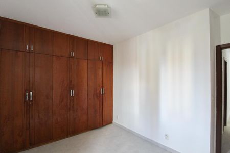 Apartamento à venda com 119m², 3 quartos e 2 vagas Apartamento à venda com 119m², 3 quartos e 2 vagasSuíte