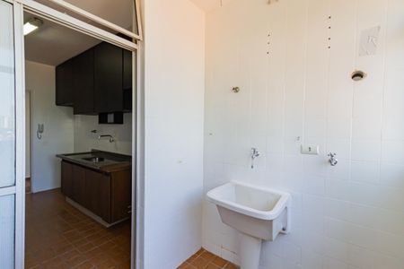 Apartamento para alugar com 65m², 2 quartos e 1 vagaÁrea de Serviço