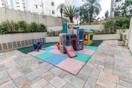 Apartamento para alugar com 130m², 4 quartos e 3 vagasÁrea comum - Playground