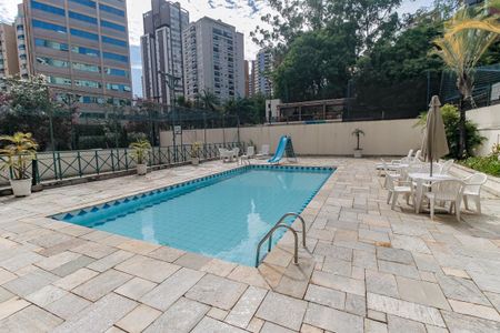 Apartamento para alugar com 130m², 4 quartos e 3 vagasÁrea comum - Piscina