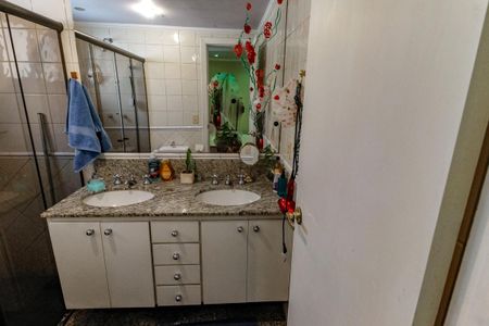 Apartamento para alugar com 130m², 4 quartos e 3 vagasBanheiro da Suíte 