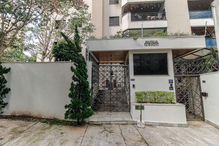 Apartamento para alugar com 130m², 4 quartos e 3 vagasFachada e portaria