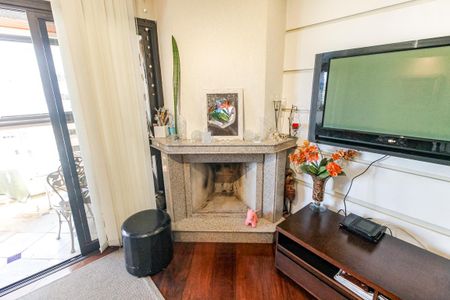 Apartamento para alugar com 130m², 4 quartos e 3 vagasDetalhe Sala - lareira