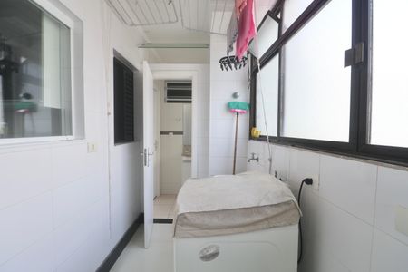 Apartamento para alugar com 214m², 4 quartos e 2 vagasÁrea de Serviço