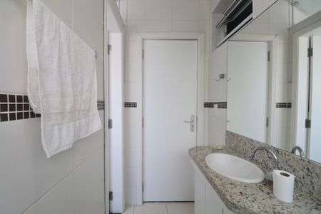 Apartamento para alugar com 214m², 4 quartos e 2 vagasBanheiro de serviço