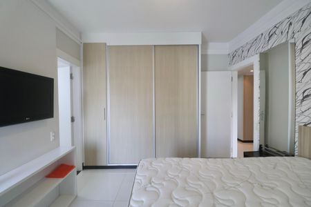 Apartamento para alugar com 214m², 4 quartos e 2 vagasSuíte